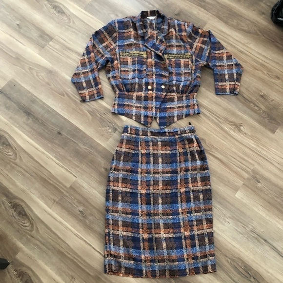 Dresses & Skirts - Vintage Ozdi-a multicolored 2 piece skirt set size small in great condition